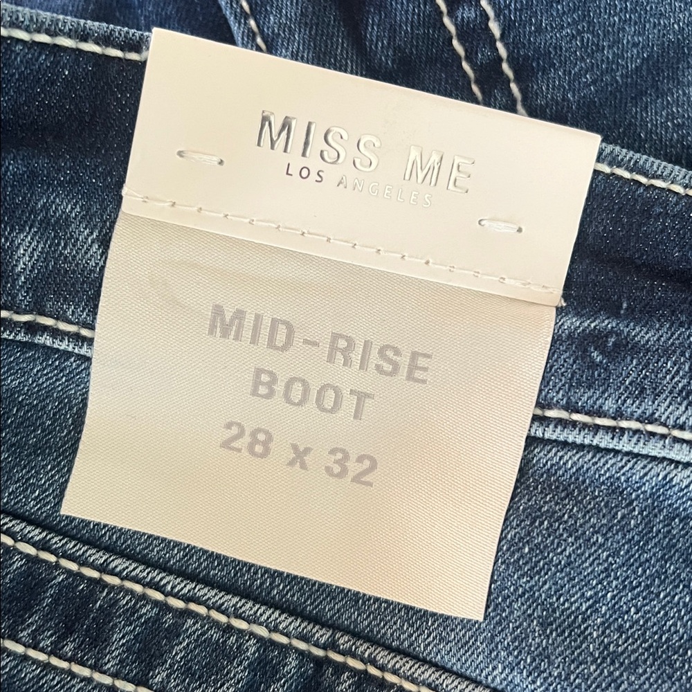 Miss Me Dreamcatcher Bootcut Jeans
Size 28 - Picture 4 of 6